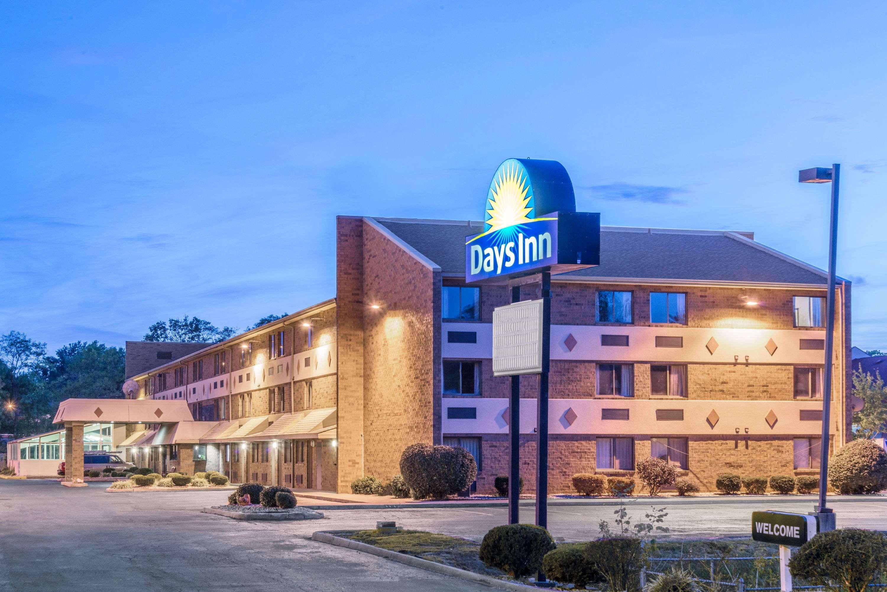 Days Inn By Wyndham Hurstbourne Louisville Exterior photo