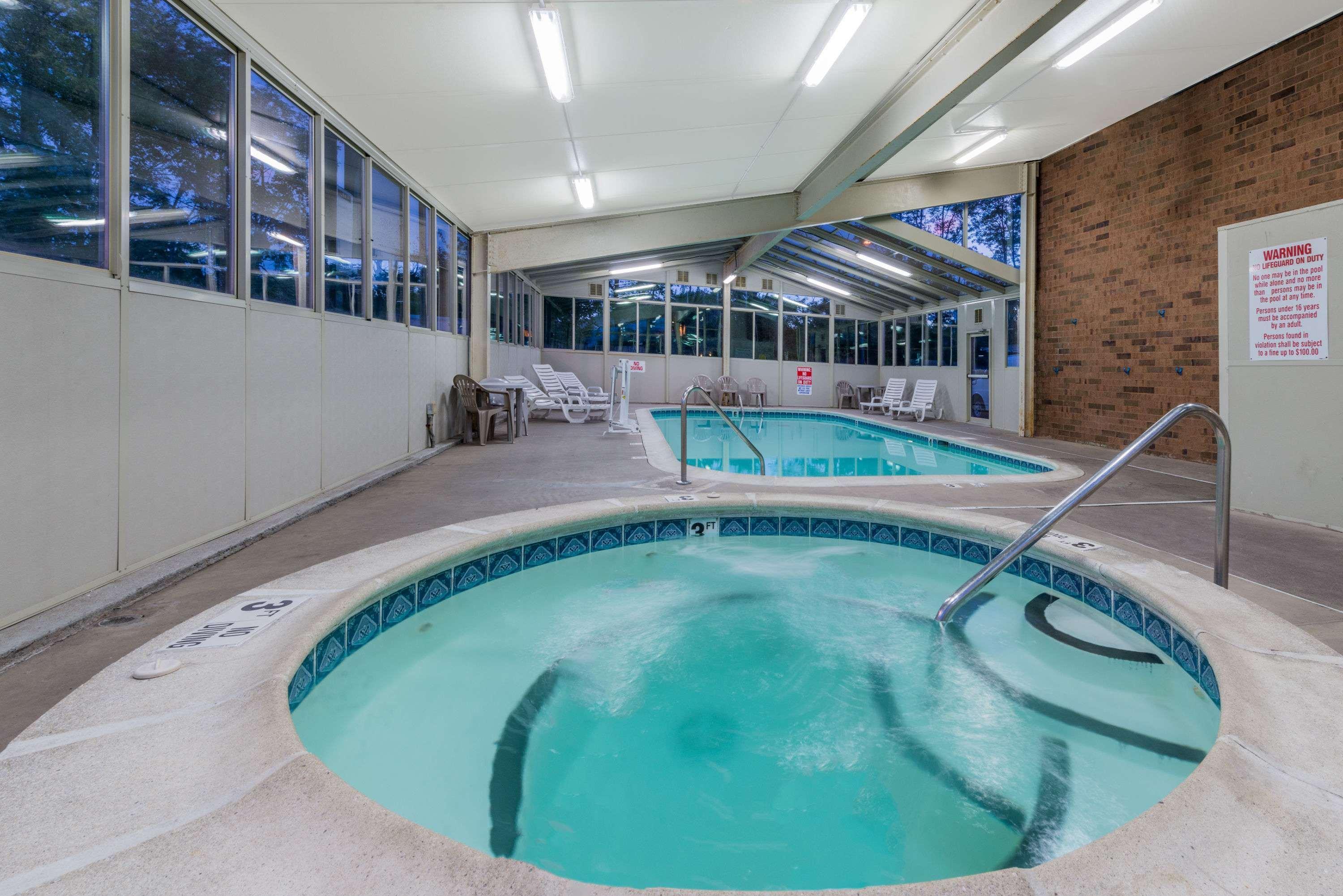 Days Inn By Wyndham Hurstbourne Louisville Exterior photo